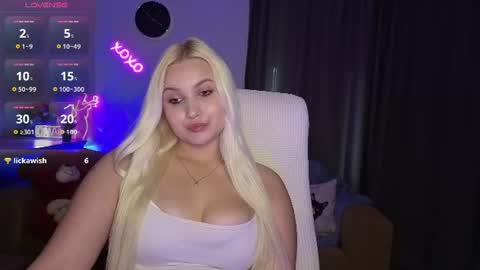 Snapshot of janemiss chatting on 06-17-26, 08:50 Jane online show from 06-17-26, 08:50