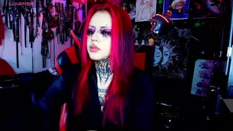      online show from 12-21-25, 12:07