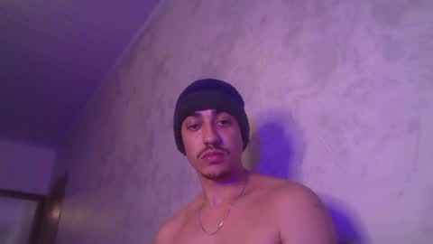 Snapshot of jaop1790 chatting on 04-16-26, 01:39 jaop1790 online show from 04-16-26, 01:39