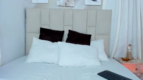 Snapshot of jaslyn__smith chatting on 01-23-25, 03:22 Jaslyn online show from 01-23-25, 03:22