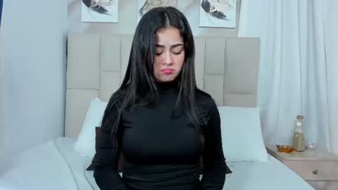 Snapshot of jaslyn__smith chatting on 02-15-25, 05:28 Jaslyn online show from 02-15-25, 05:28