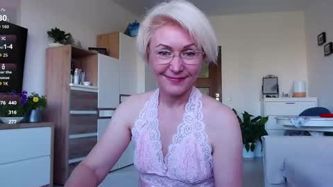 Snapshot of jasmin18v chatting on 04-29-26, 05:44 Jasmin room for people 40 online show from 04-29-26, 05:44