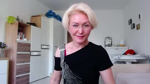 Snapshot of jasmin18v chatting on 05-20-26, 06:08 Jasmin room for people 40 online show from 05-20-26, 06:08