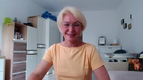 Snapshot of jasmin18v chatting on 05-24-26, 01:27 Jasmin room for people 40 online show from 05-24-26, 01:27