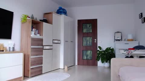 Snapshot of jasmin18v chatting on 06-06-26, 01:05 Jasmin room for people 40 online show from 06-06-26, 01:05