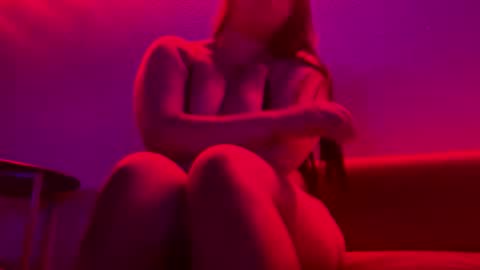 Snapshot of jasmin420r chatting on 05-25-26, 02:06 jasmin420r online show from 05-25-26, 02:06