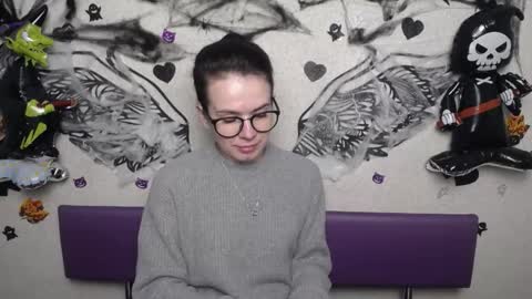 JasmineKouch online show from 10-22-25, 05:45