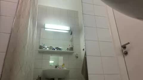 Snapshot of jason283914 chatting on 10-16-25, 05:30 jason283914 online show from 10-16-25, 05:30