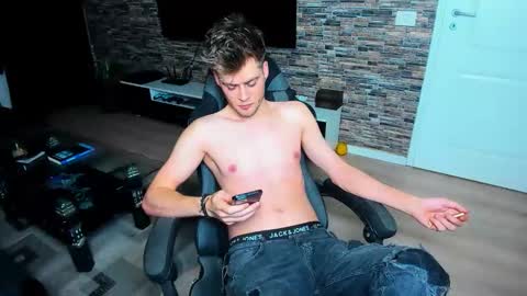 Snapshot of jason_marz chatting on 11-16-25, 12:16 JasoN online show from 11-16-25, 12:16