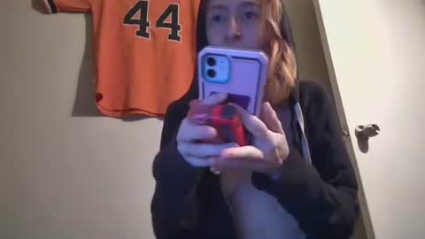 Snapshot of jasper1thewhor3 chatting on 10-27-25, 03:32 jasper1thewhor3 online show from 10-27-25, 03:32