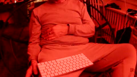 Snapshot of jasperh98 chatting on 12-18-25, 08:42 jasperh98 online show from 12-18-25, 08:42