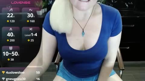 Snapshot of jassicaonline chatting on 10-08-25, 11:02 jassicaonline online show from 10-08-25, 11:02