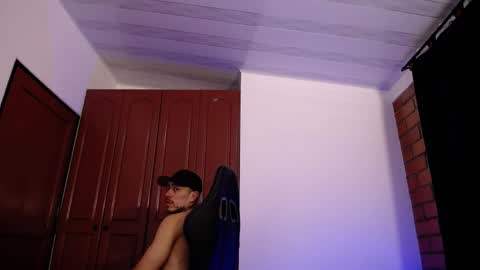 Snapshot of jasson_king01 chatting on 06-06-26, 02:16 JKing online show from 06-06-26, 02:16
