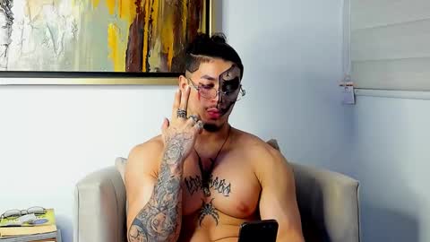 Snapshot of jasson_rodriguez69 chatting on 11-01-25, 05:53 Lil Dark online show from 11-01-25, 05:53