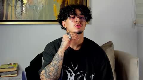 Snapshot of jasson_rodriguez69 chatting on 11-08-25, 04:23 Lil Dark online show from 11-08-25, 04:23