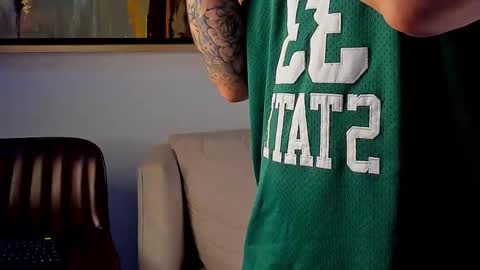 Snapshot of jasson_rodriguez69 chatting on 11-10-25, 02:21 Lil Dark online show from 11-10-25, 02:21