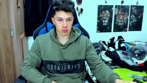 Snapshot of javiersexymann chatting on 12-10-24, 03:30 Javier online show from 12-10-24, 03:30