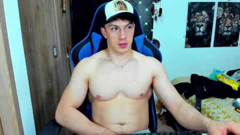 Snapshot of javiersexymann chatting on 12-17-24, 12:34 Javier online show from 12-17-24, 12:34