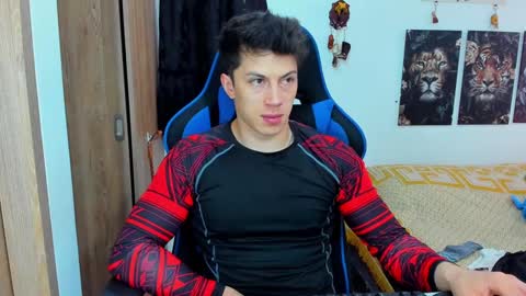 Snapshot of javiersexymann chatting on 01-15-25, 06:19 Javier online show from 01-15-25, 06:19