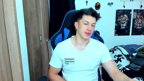 Snapshot of javiersexymann chatting on 02-16-25, 10:21 Javier online show from 02-16-25, 10:21