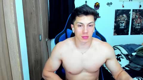 Snapshot of javiersexymann chatting on 02-17-25, 01:25 Javier online show from 02-17-25, 01:25