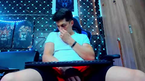 Snapshot of javiersexymann chatting on 09-10-25, 06:52 Javier online show from 09-10-25, 06:52