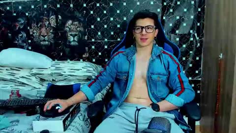 Snapshot of javiersexymann chatting on 02-27-26, 11:38 Javier online show from 02-27-26, 11:38