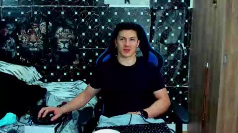 Snapshot of javiersexymann chatting on 03-05-26, 05:47 Javier online show from 03-05-26, 05:47