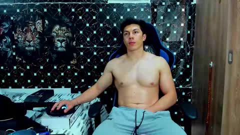 Snapshot of javiersexymann chatting on 03-16-26, 10:14 Javier online show from 03-16-26, 10:14