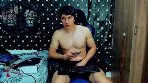 Snapshot of javiersexymann chatting on 03-25-26, 11:44 Javier online show from 03-25-26, 11:44