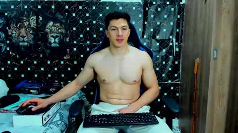 Snapshot of javiersexymann chatting on 05-03-26, 11:22 Javier online show from 05-03-26, 11:22