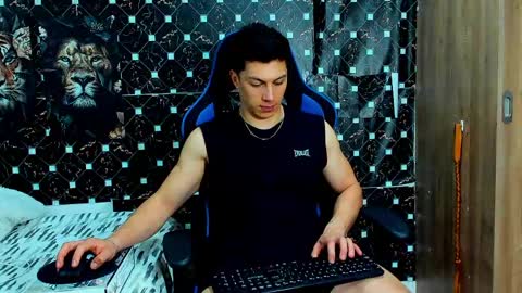Snapshot of javiersexymann chatting on 05-06-26, 06:08 Javier online show from 05-06-26, 06:08