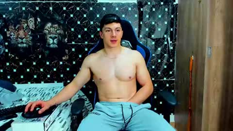 Snapshot of javiersexymann chatting on 05-13-26, 06:00 Javier online show from 05-13-26, 06:00