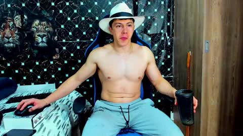 Snapshot of javiersexymann chatting on 05-18-26, 12:07 Javier online show from 05-18-26, 12:07