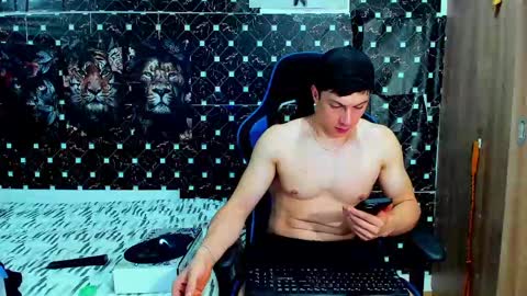 Snapshot of javiersexymann chatting on 05-19-26, 02:07 Javier online show from 05-19-26, 02:07