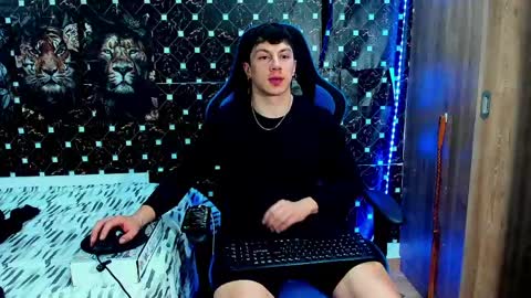 Snapshot of javiersexymann chatting on 05-25-26, 02:50 Javier online show from 05-25-26, 02:50