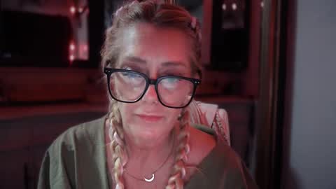 Snapshot of javlovesu chatting on 11-23-25, 11:10 JAV online show from 11-23-25, 11:10