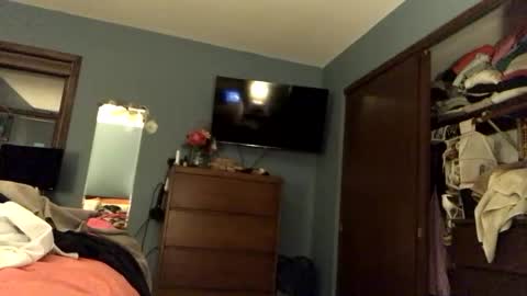 Snapshot of jawssharkparty chatting on 03-04-26, 06:19 Jaws online show from 03-04-26, 06:19