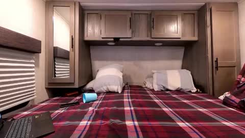 jaxsavage online show from 04-21-26, 03:46