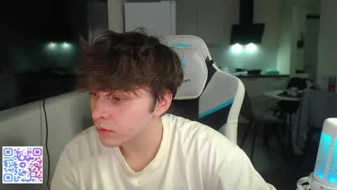 Snapshot of jayce_icestone chatting on 05-04-26, 05:53 Jayce online show from 05-04-26, 05:53