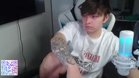 Snapshot of jayce_icestone chatting on 05-15-26, 04:36 Jayce online show from 05-15-26, 04:36