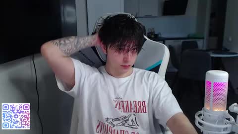 Snapshot of jayce_icestone chatting on 06-01-26, 01:24 Jayce online show from 06-01-26, 01:24