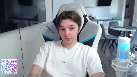 Snapshot of jayce_icestone chatting on 06-03-26, 04:37 Jayce online show from 06-03-26, 04:37