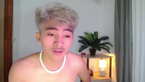 jaysee_hugecox online show from 04-18-26, 07:58