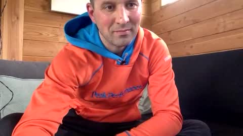 Snapshot of jayvanbergen chatting on 02-12-25, 12:22 Jay van Bergen online show from 02-12-25, 12:22