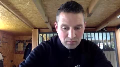 Snapshot of jayvanbergen chatting on 02-27-25, 01:07 Jay van Bergen online show from 02-27-25, 01:07