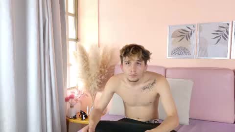 Snapshot of jazandmaxxx chatting on 07-11-26, 08:11 Jaz And Maxx online show from 07-11-26, 08:11