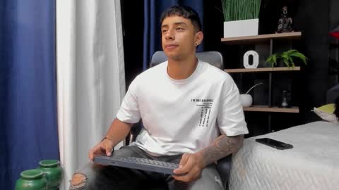 jaze_bradley online show from 12-01-25, 11:15