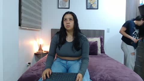 Jazmin and Scarlett online show from 03-31-26, 10:15