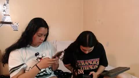 Jazmin and Scarlett online show from 07-05-26, 04:19
